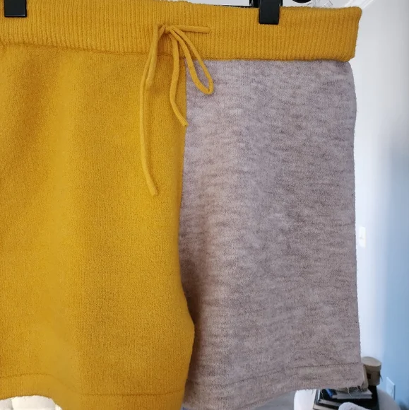 Anthropologie Saturday Sunday Lea Colorblock Shorts - Picture 2 of 3